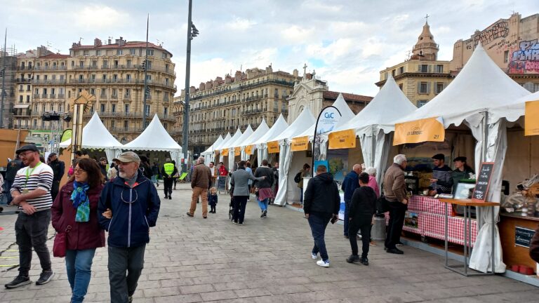 L'Entente Interdépartementale des Causses et Cévennes présente à l'opération "Éruption au cœur des volcans" à Clermont-Ferrand.